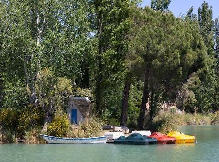 Appartement 50M2 Village Vacances Arles Esterno foto